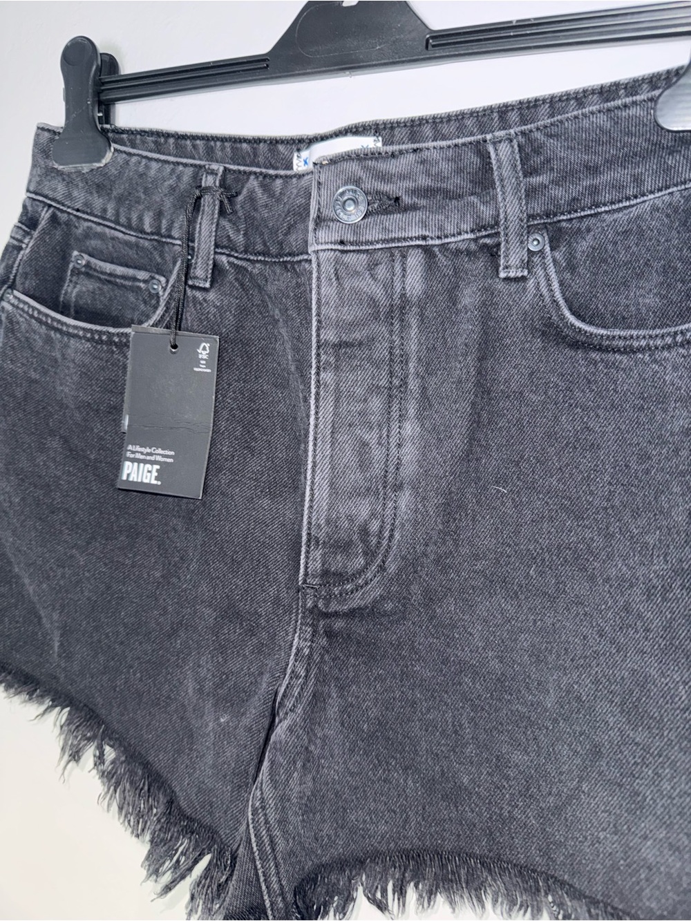 Paige Noella Cut Off Short in Black Dove/Size 30 - Picture 3 of 8